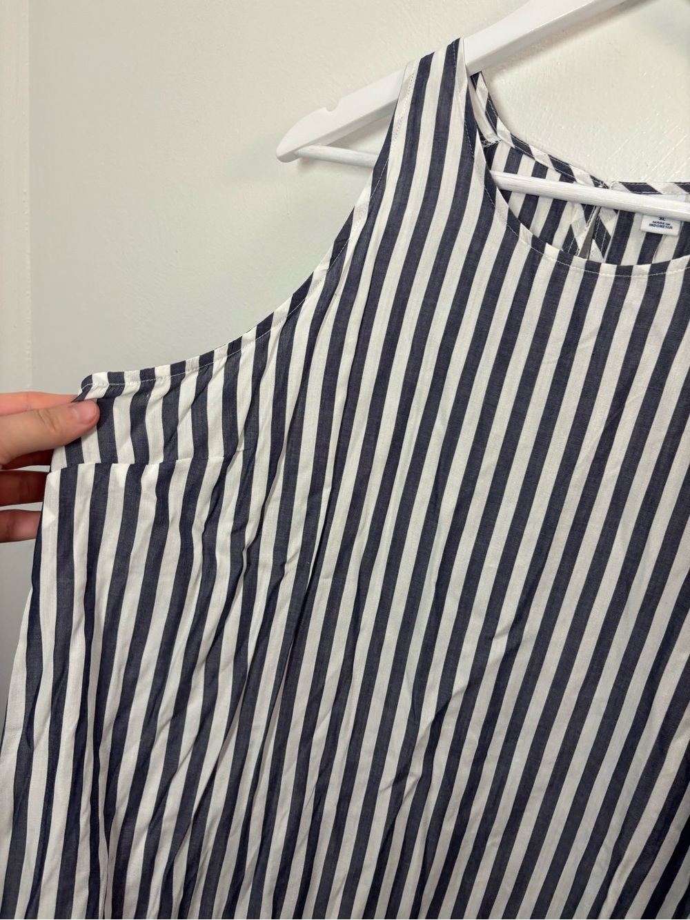Old Navy Striped Sleeveless Tank Top Size XL - Picture 2 of 7